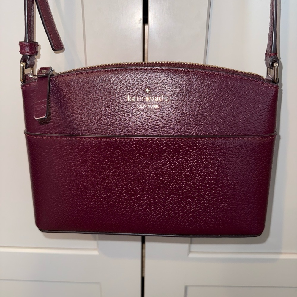 Kate Spade New York Burgundy Leather Crossbody Bag NWOT Adjustable Strap 💼 💜❤️ - Picture 6 of 8